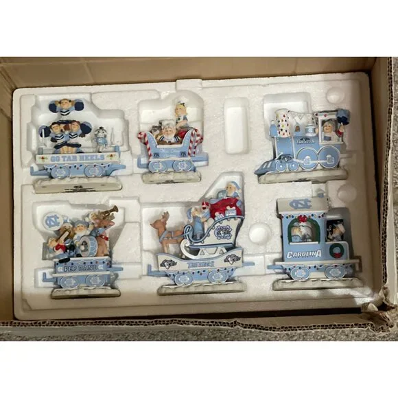 Retired Danbury Mint NCAA UNC Carolina Tar Heels HOLIDAY HALFTIME RAIL Train COA